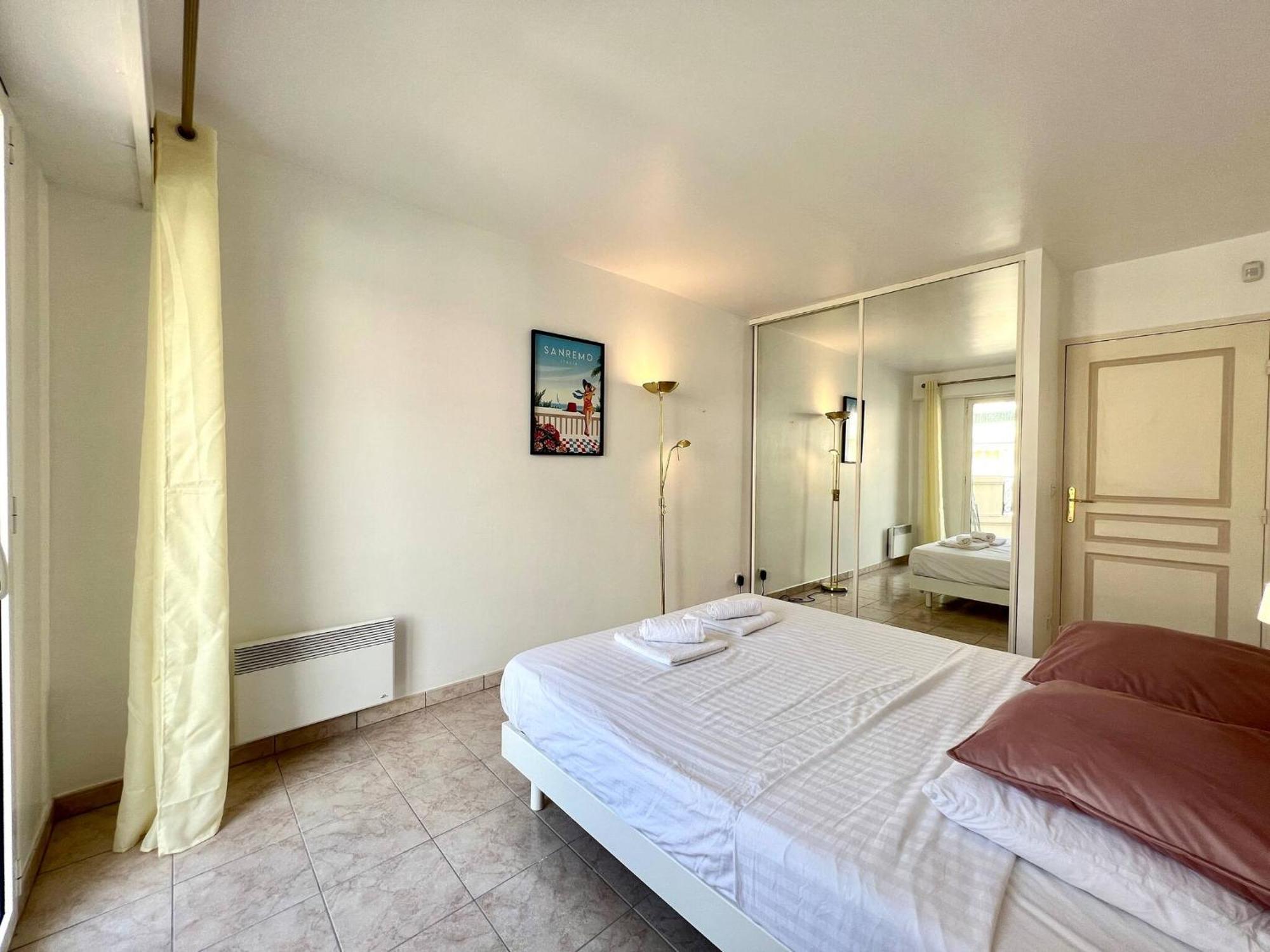 'Le Victoria Beach' Vue Mer Plein Centre, Spacieux مينتون المظهر الخارجي الصورة
