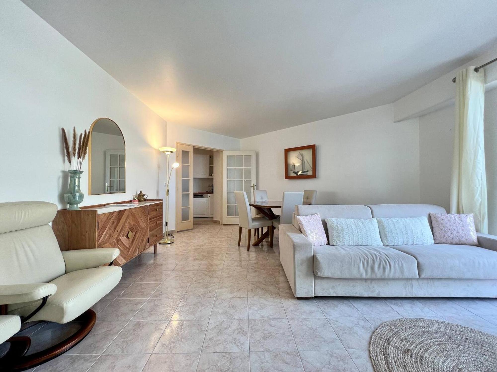 'Le Victoria Beach' Vue Mer Plein Centre, Spacieux مينتون المظهر الخارجي الصورة